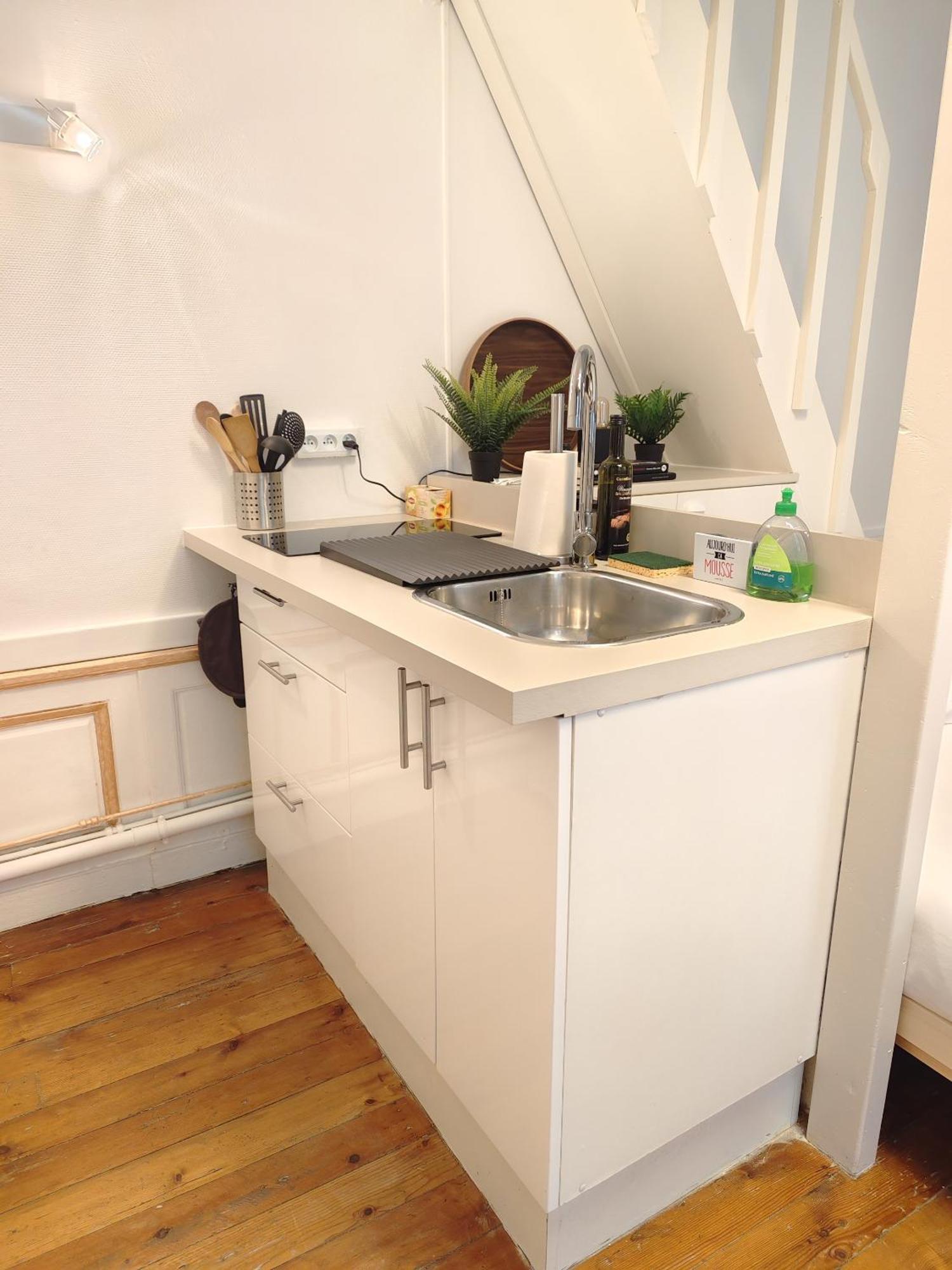 Studio Lumineux Et Fleuri Idealement Situe Lägenhet Caen Exteriör bild